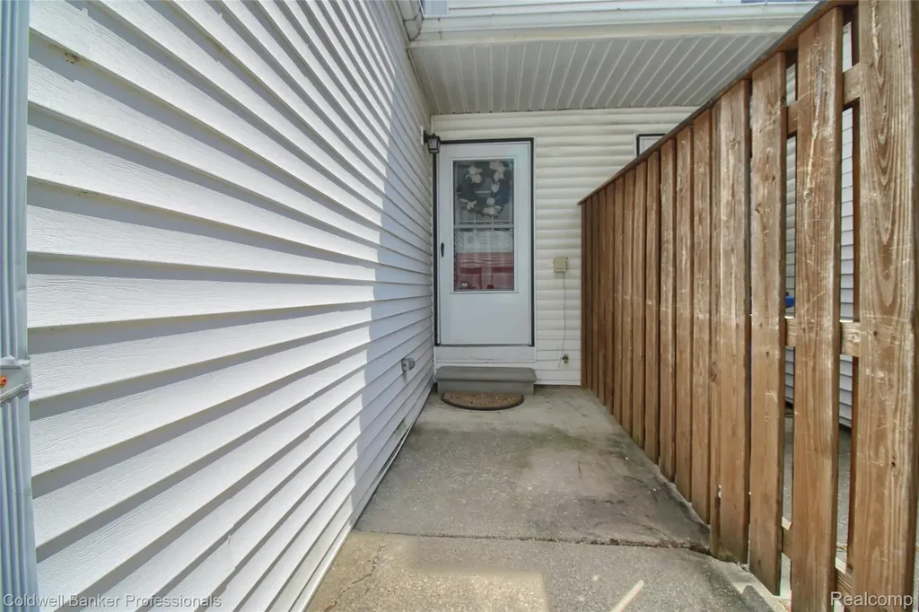 38351 Warner Farms Drive S Westland City MI 48185