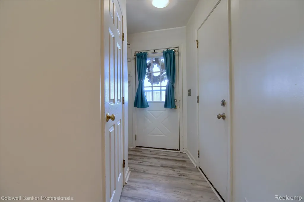 38351 Warner Farms Drive S Westland City MI 48185