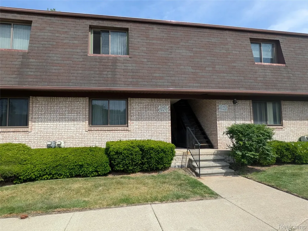 25470 Quarter Deck Street Harrison Charter Township MI 48045
