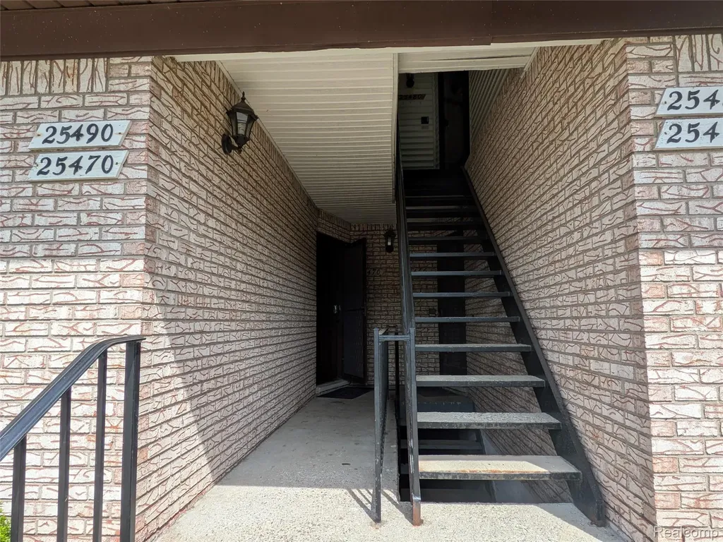 25470 Quarter Deck Street Harrison Charter Township MI 48045