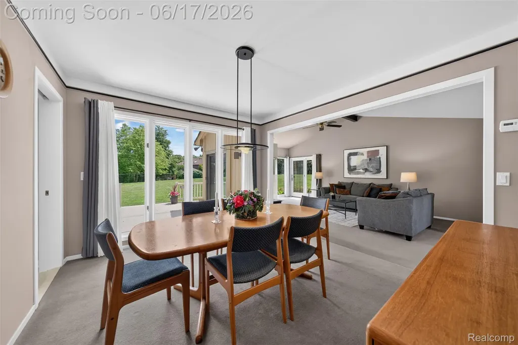 1236 Chaffer Drive Rochester Hills City MI 48306