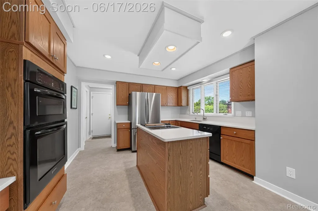 1236 Chaffer Drive Rochester Hills City MI 48306