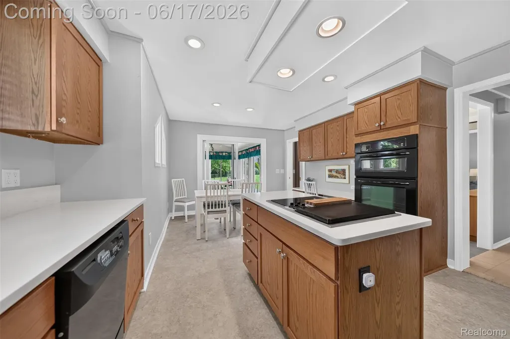 1236 Chaffer Drive Rochester Hills City MI 48306