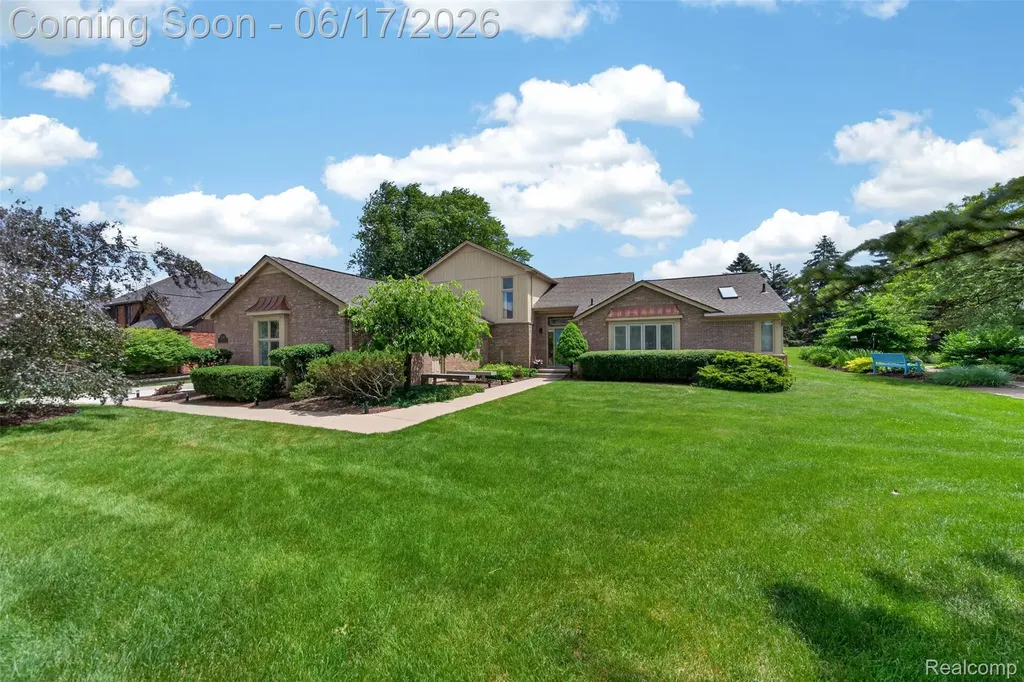 1236 Chaffer Drive Rochester Hills City MI 48306