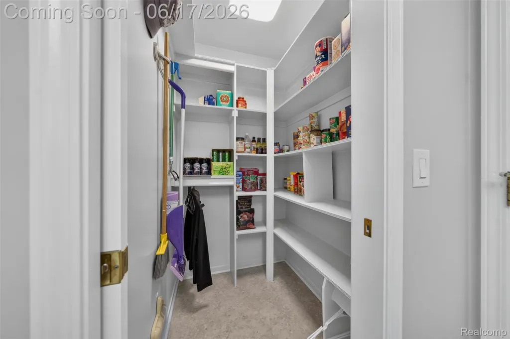 1236 Chaffer Drive Rochester Hills City MI 48306