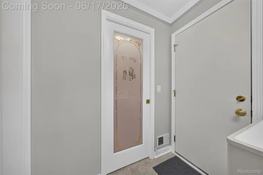1236 Chaffer Drive Rochester Hills City MI 48306