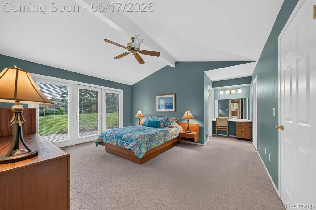 1236 Chaffer Drive Rochester Hills City MI 48306