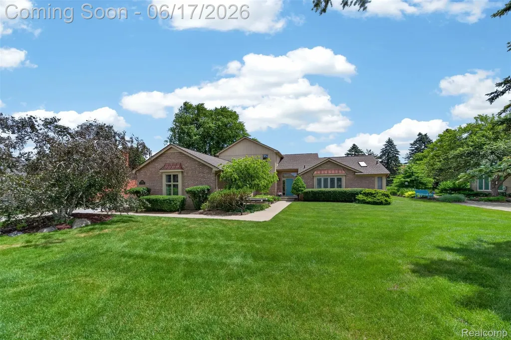 1236 Chaffer Drive Rochester Hills City MI 48306