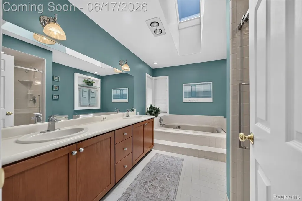 1236 Chaffer Drive Rochester Hills City MI 48306