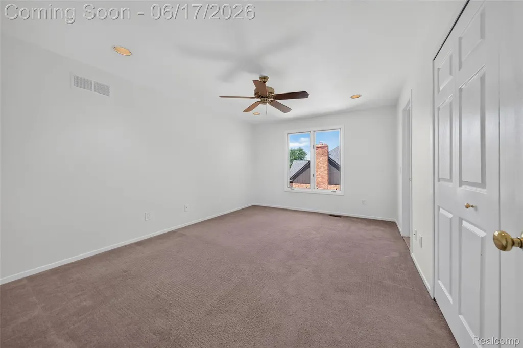 1236 Chaffer Drive Rochester Hills City MI 48306