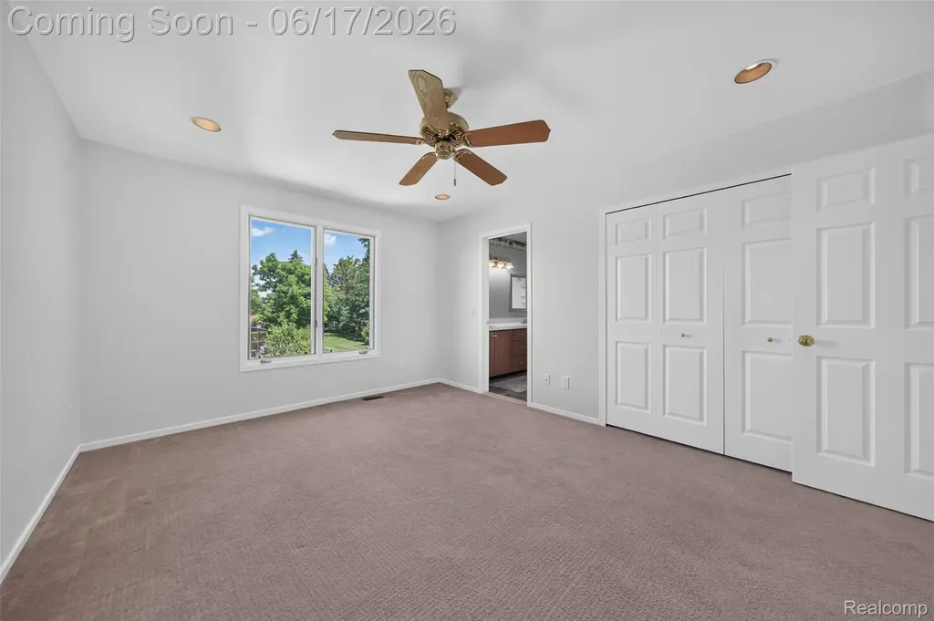 1236 Chaffer Drive Rochester Hills City MI 48306