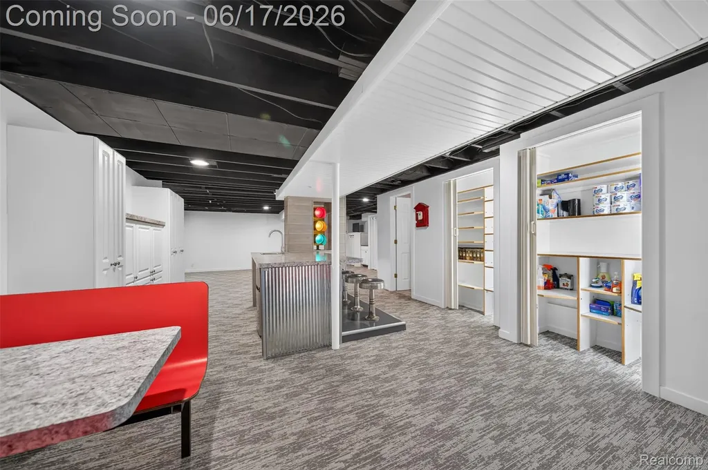 1236 Chaffer Drive Rochester Hills City MI 48306