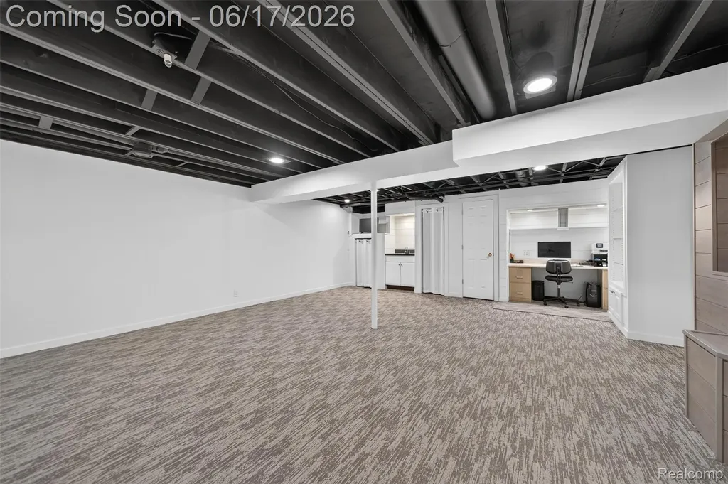 1236 Chaffer Drive Rochester Hills City MI 48306