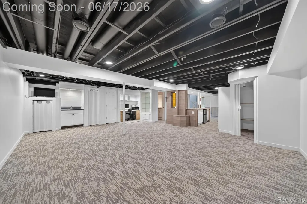1236 Chaffer Drive Rochester Hills City MI 48306