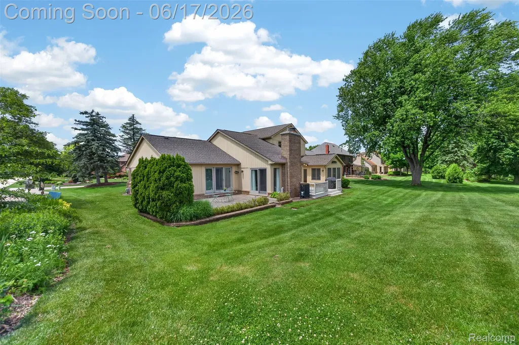 1236 Chaffer Drive Rochester Hills City MI 48306