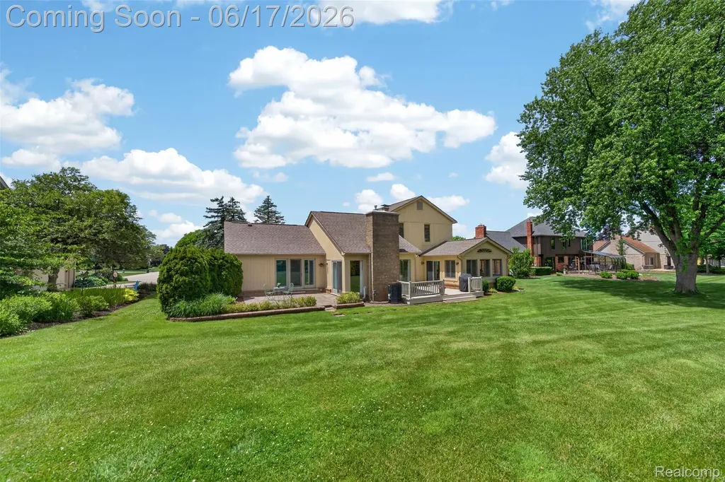 1236 Chaffer Drive Rochester Hills City MI 48306