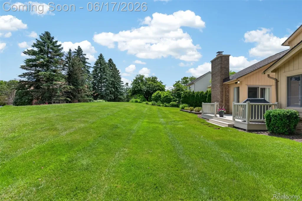 1236 Chaffer Drive Rochester Hills City MI 48306