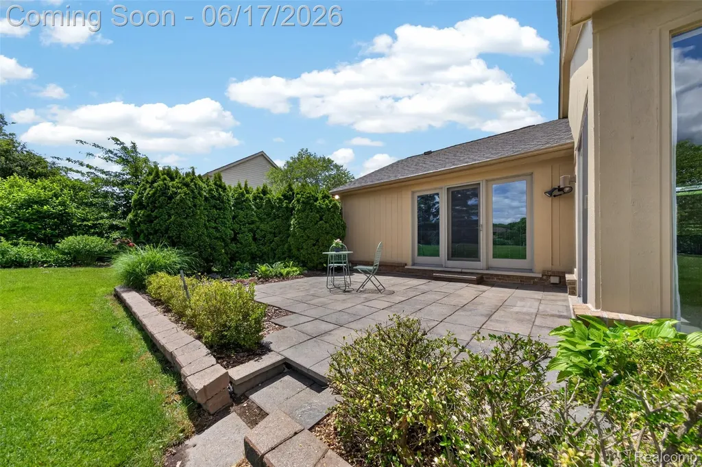 1236 Chaffer Drive Rochester Hills City MI 48306