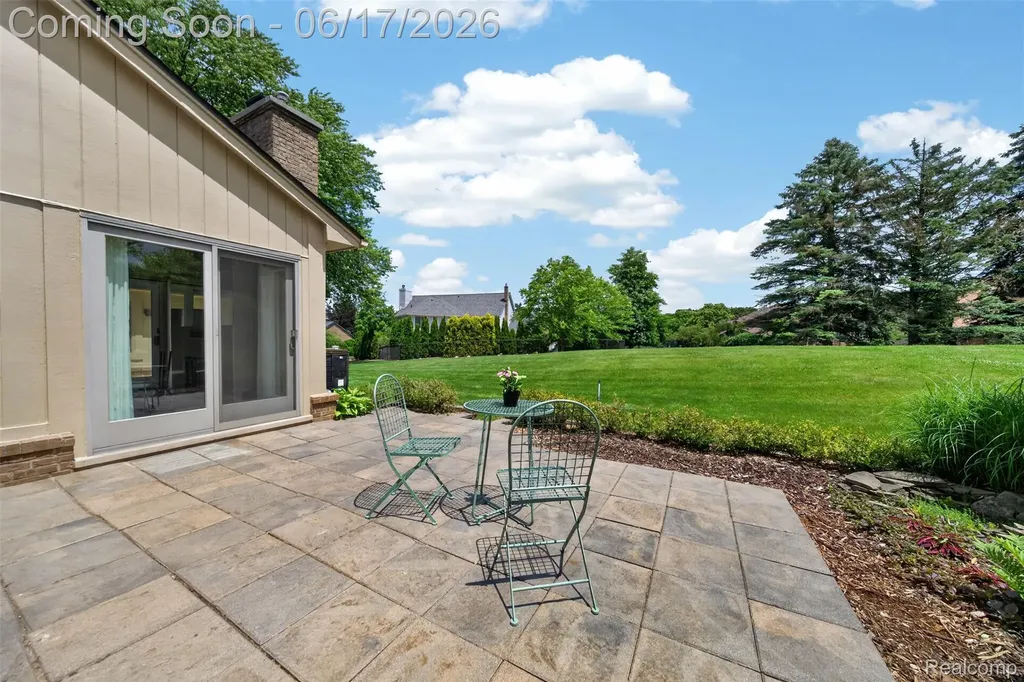 1236 Chaffer Drive Rochester Hills City MI 48306