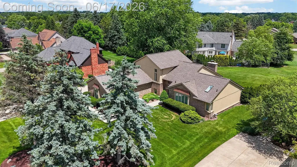 1236 Chaffer Drive Rochester Hills City MI 48306