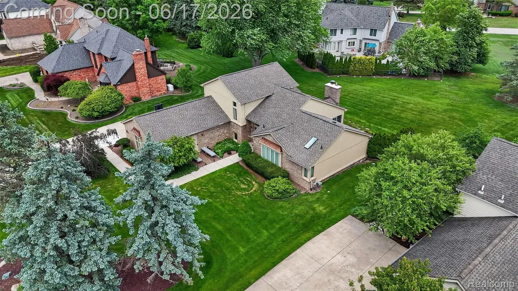 1236 Chaffer Drive Rochester Hills City MI 48306