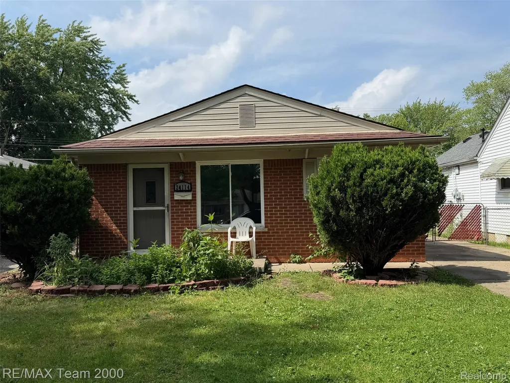 24114 Pennie Street Dearborn Heights City MI 48125