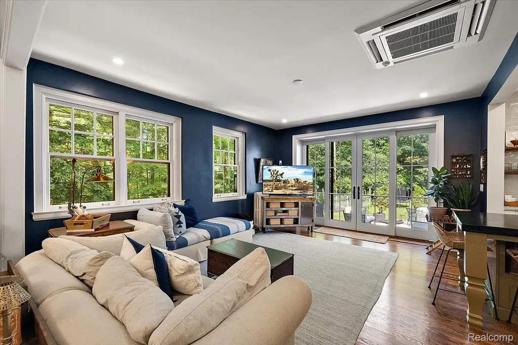 31505 Kennoway Court Beverly Hills Village MI 48025