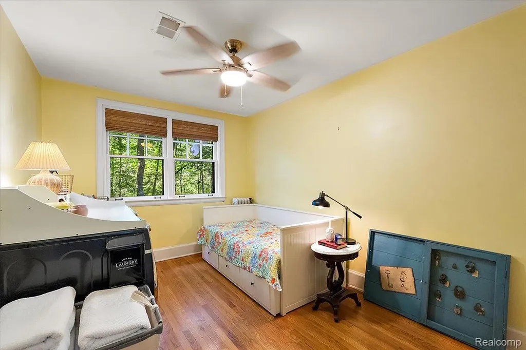 31505 Kennoway Court Beverly Hills Village MI 48025