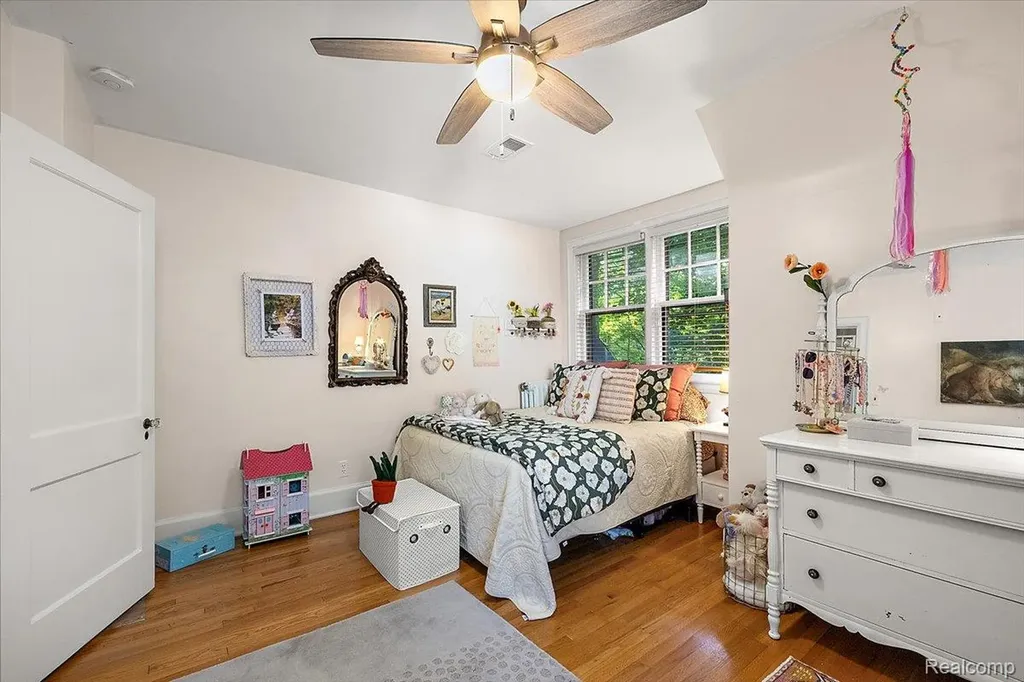 31505 Kennoway Court Beverly Hills Village MI 48025
