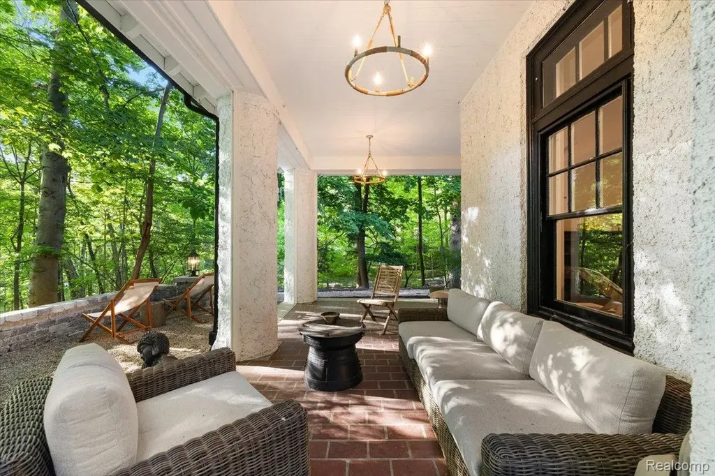 31505 Kennoway Court Beverly Hills Village MI 48025
