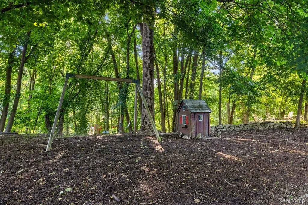 31505 Kennoway Court Beverly Hills Village MI 48025