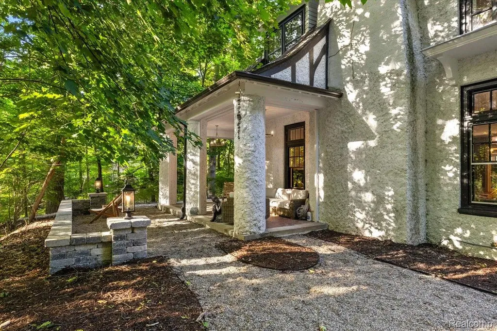 31505 Kennoway Court Beverly Hills Village MI 48025
