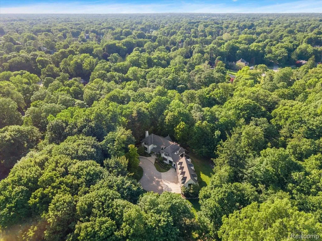 31505 Kennoway Court Beverly Hills Village MI 48025