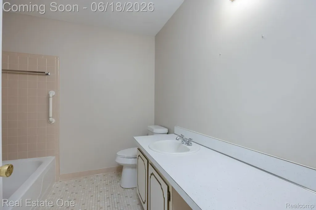1534 Hidden Valley Lane Rochester Hills City MI 48306