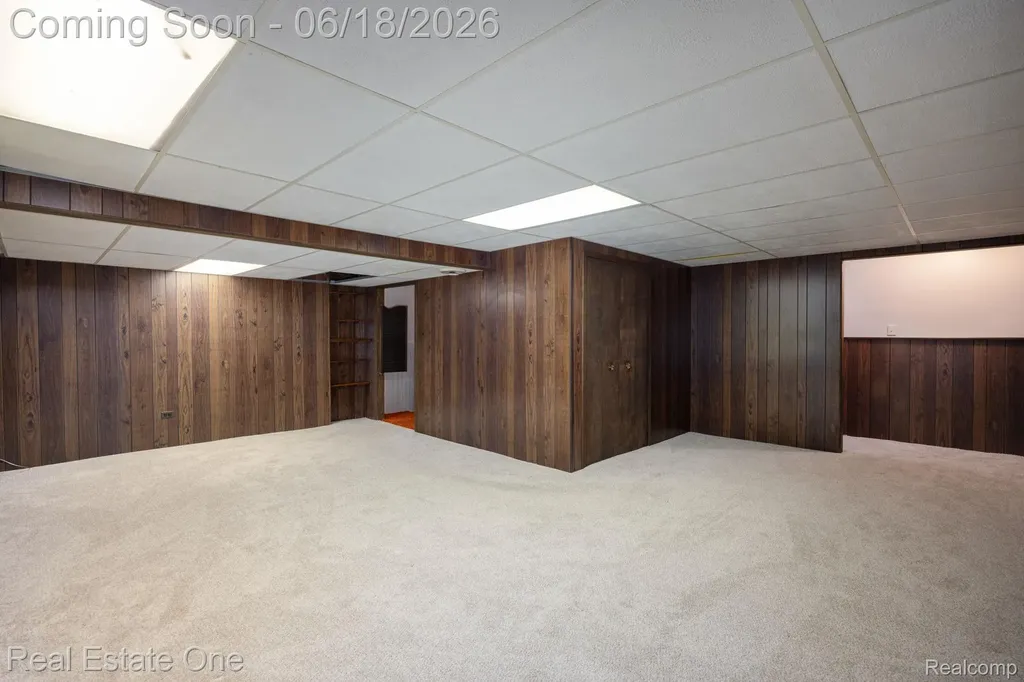 1534 Hidden Valley Lane Rochester Hills City MI 48306