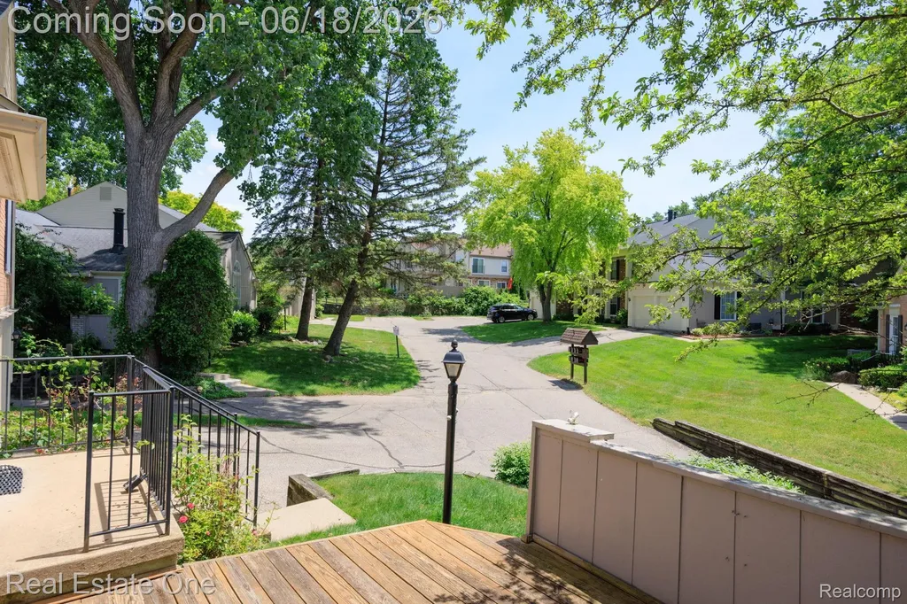 1534 Hidden Valley Lane Rochester Hills City MI 48306