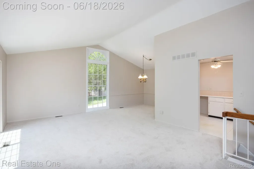 1534 Hidden Valley Lane Rochester Hills City MI 48306