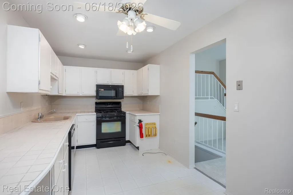 1534 Hidden Valley Lane Rochester Hills City MI 48306