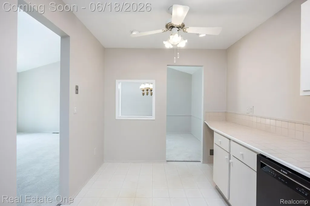 1534 Hidden Valley Lane Rochester Hills City MI 48306