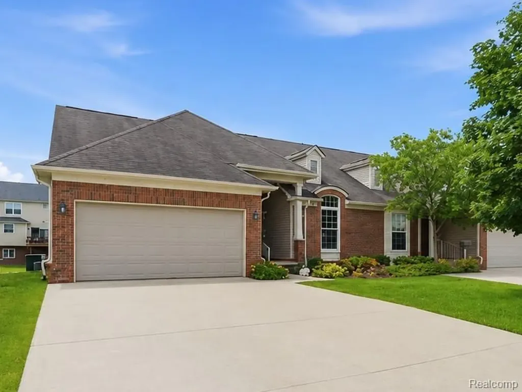 57549 Windmill Point Lyon Charter Township MI 48165