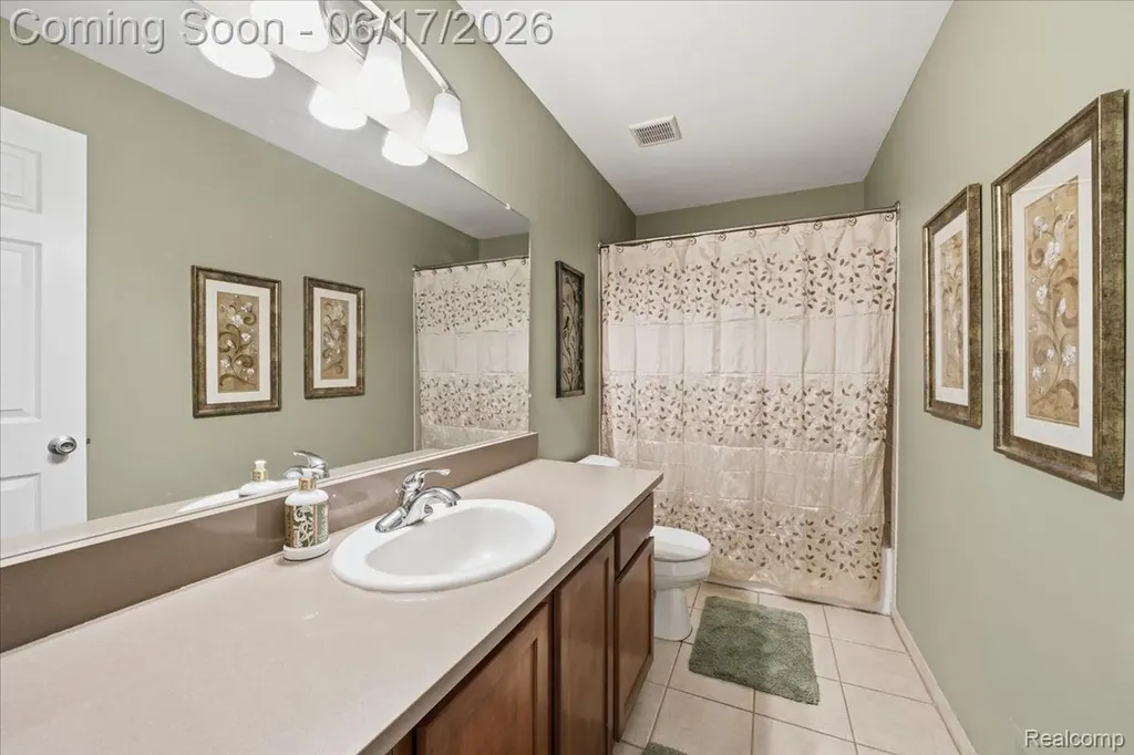 57549 Windmill Pointe Lyon Charter Township MI 48165