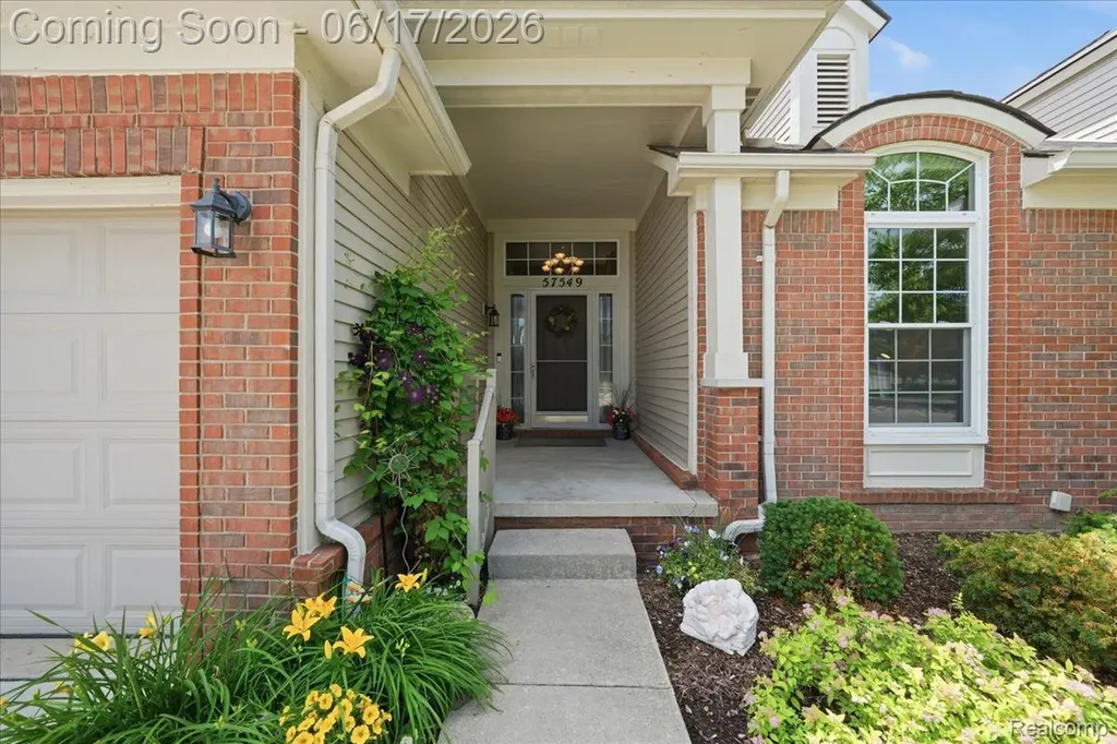 57549 Windmill Pointe Lyon Charter Township MI 48165