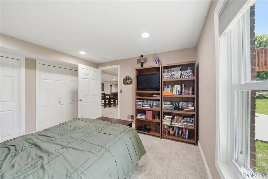 57549 Windmill Point Lyon Charter Township MI 48165
