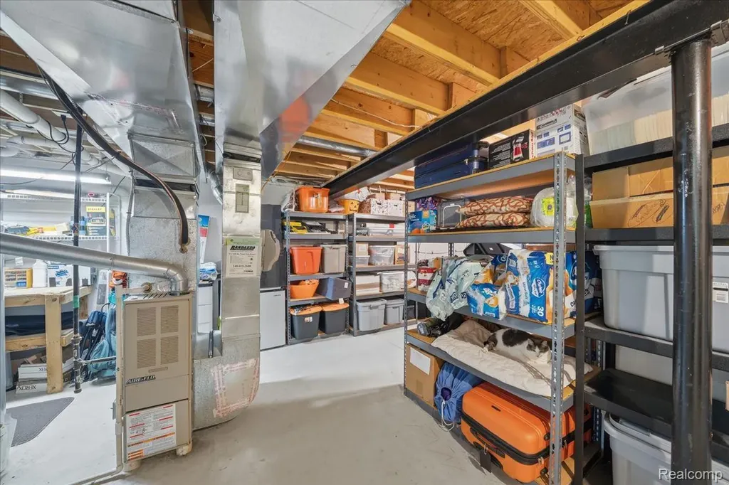 57549 Windmill Point Lyon Charter Township MI 48165