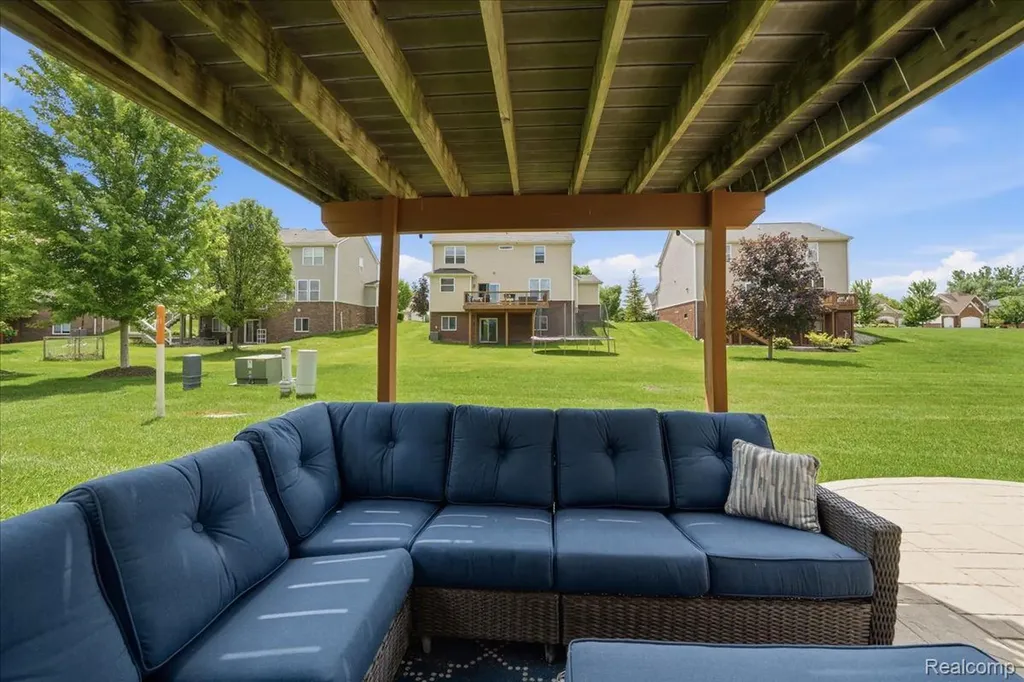 57549 Windmill Point Lyon Charter Township MI 48165
