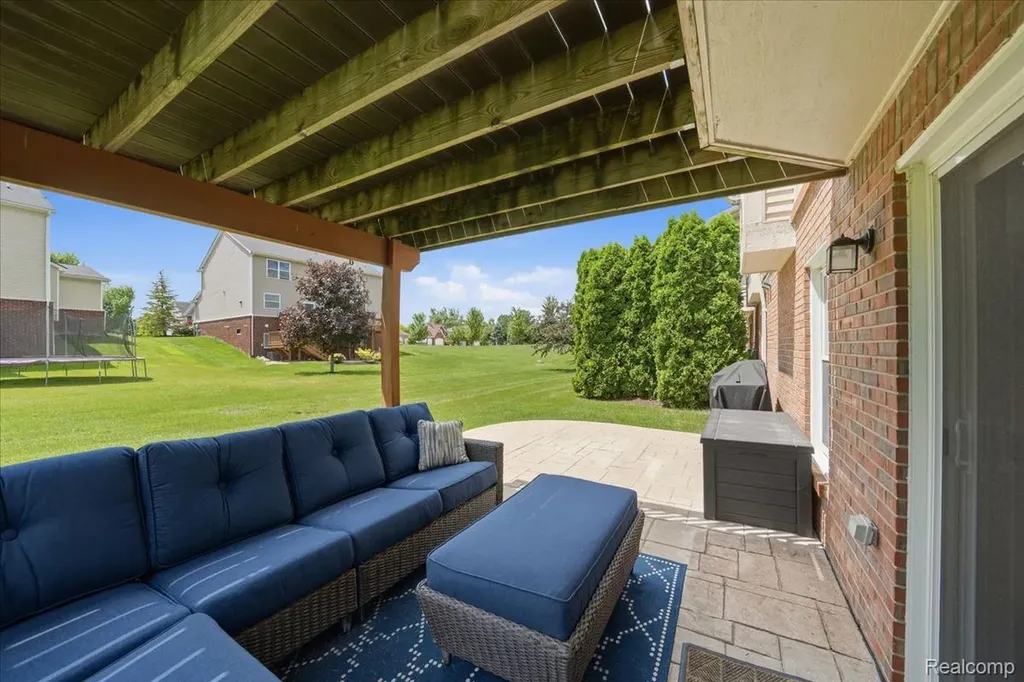 57549 Windmill Point Lyon Charter Township MI 48165