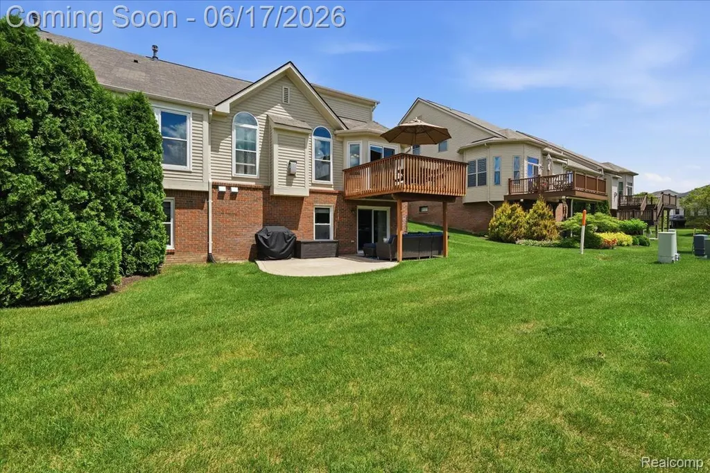 57549 Windmill Pointe Lyon Charter Township MI 48165