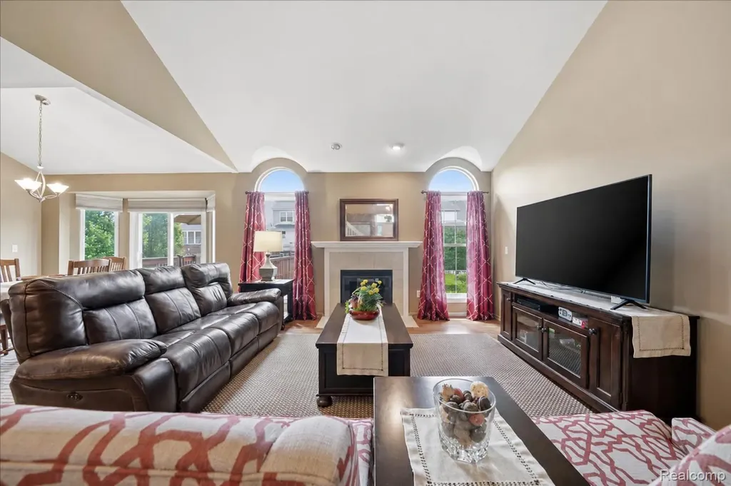 57549 Windmill Point Lyon Charter Township MI 48165