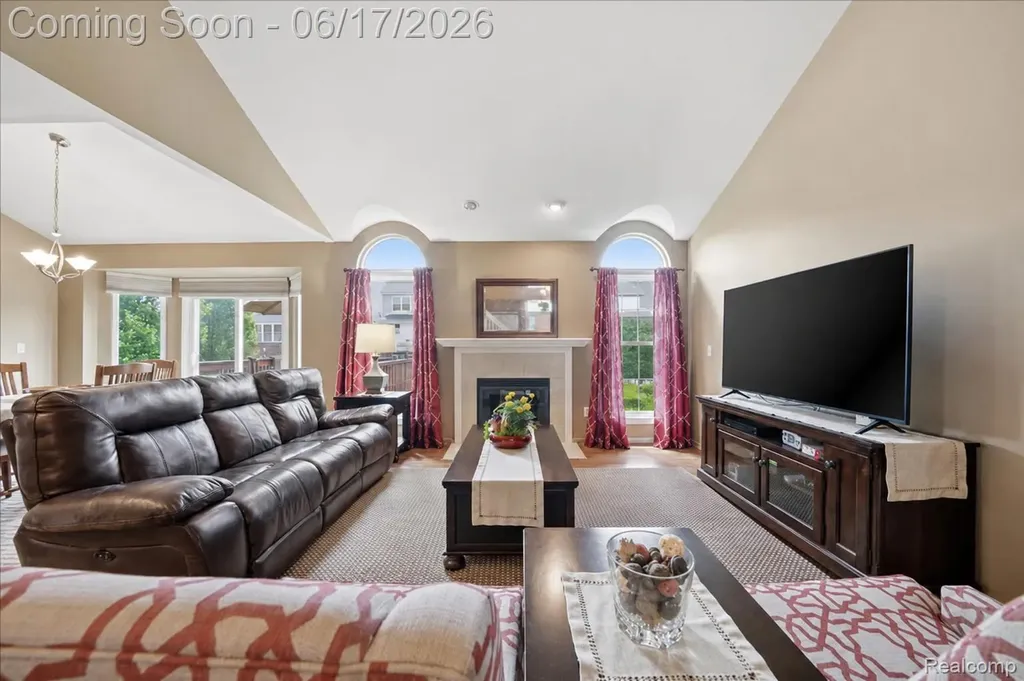 57549 Windmill Pointe Lyon Charter Township MI 48165