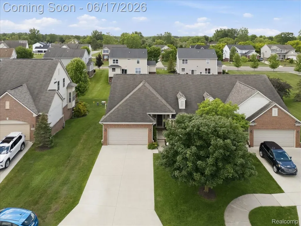 57549 Windmill Pointe Lyon Charter Township MI 48165